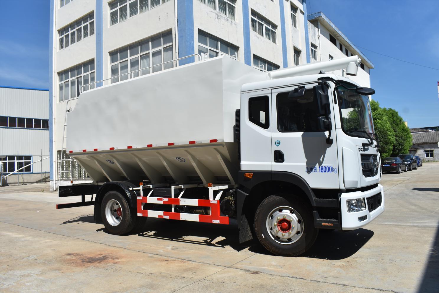 宏遠(yuǎn)東風(fēng)福瑞卡12立方散裝飼料運(yùn)輸車(chē)